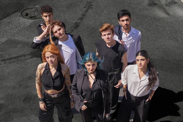 Transform your style: trendy tips for mixing vintage leather belts with contemporary fashion